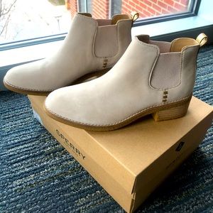 SPERRY Women’s Maya Chelsea Leather Boots